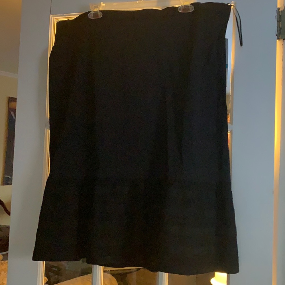 Cute black skirt